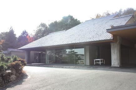 田原斎場やすらぎ苑の外観