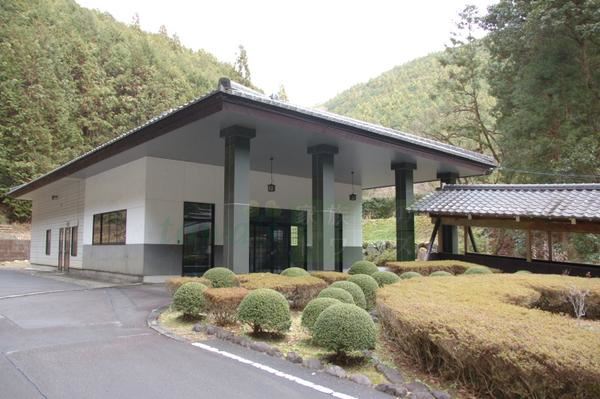 東栄町斎苑の外観画像