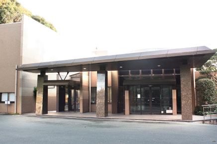 雄踏斎場の外観